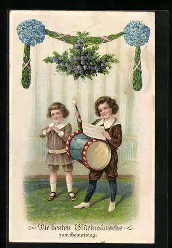 AK Herzlichen Glückwunsch zum Geburtstage, Mädchen und Junge spielen ein Geburtstagsständchen