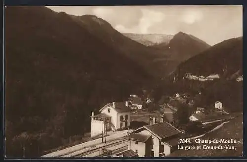 AK Champ-du-Moulin, La gare et Creux-du-Van