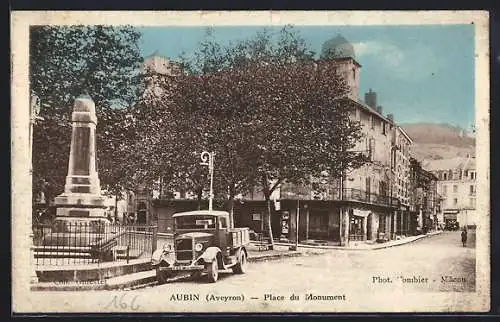 AK Aubin /Aveyron, Place du Monument