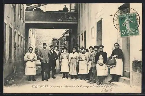 AK Roquefort /Aveyron, Fabrication du Fromage, Groupe de Cabanières