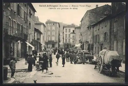 AK Saint-Affrique /Aveyron, Avenue Victor-Hugo, marché aux pommes de terre