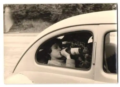 6 Fotografien Auto VW Käfer, Brezel Käfer, Volkswagen PKW mit Kennzeichen Frankfurt in Tirol & Köln 1959