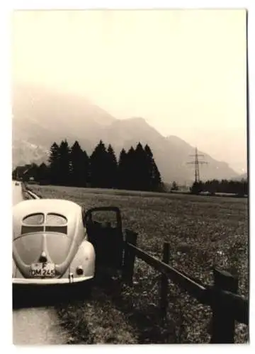 6 Fotografien Auto VW Käfer, Brezel Käfer, Volkswagen PKW mit Kennzeichen Frankfurt in Tirol & Köln 1959