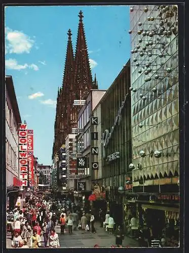 AK Köln, Blick in die belebte Hohestrasse mit Blick nach den Domtürmen