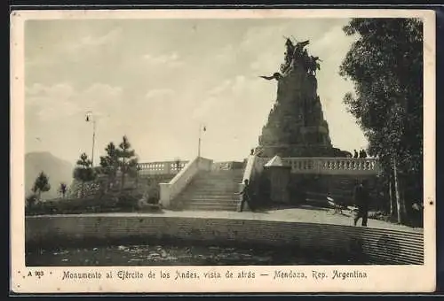 AK Mendoza, Monumento al Ejército de los Andes, vista de atrás