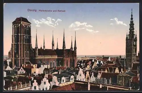 AK Danzig / Gdansk, Marienkirche und Rathaus