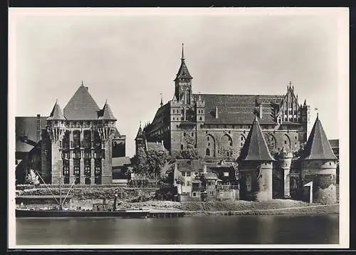 AK Marienburg, Schloss des Deutschen Ritterordens, Hoch- und Mittelschooss mit Brücktor