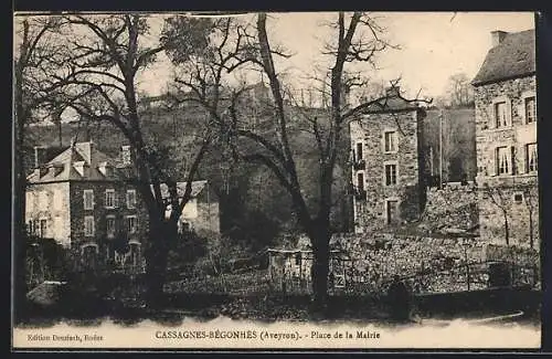 AK Cassagnes-Bégonhès /Aveyron, Place de la Mairie