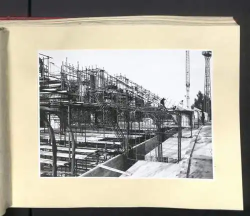 Fotoalbum mit 73 Fotografien, Ansicht Wien, Ernst-Happel-Stadion /Praterstadion, Ausbau 1956-1959, Baumeister