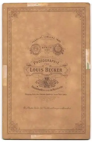 Fotografie Louis Becker, Essen, Fleischmarkt, Ältere Dame und junger Junge in traditioneller Kleidung.