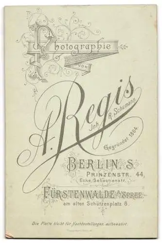 Fotografie A. Regis, Berlin, Prinzenstr. 44, Porträt eines Mannes mit Schnurrbart