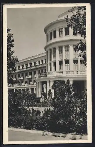 AK Sotschi, Hotel Primorskaja mit Fassade und Gartenansicht