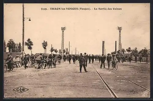 AK Thaon-les-Vosges, La Sortie des Usines