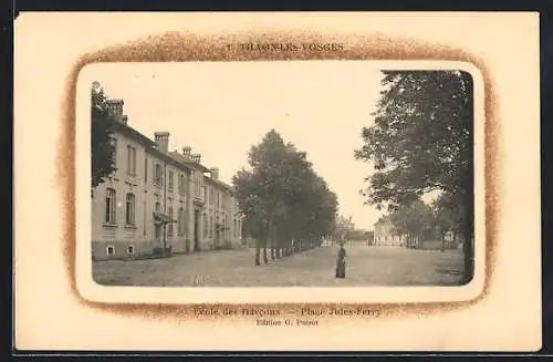 AK Thaon-les-Vosges, Place Jules-Ferry