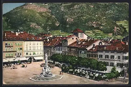 AK Bozen, Walterplatz mit Denkmal und Hotel de l'Europe