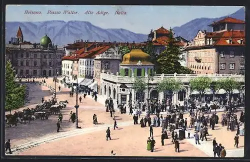 AK Bolzano, Piazza Walter, Strassenleben mit Pferdekutschen