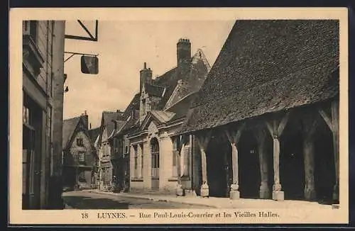 AK Luynes /I.-et-L., Rue Paul-Louis-Courrier et les Vieilles Halles