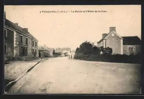 AK Villeperdue /I.-et-L., la Mairie et l`Hotel de la Gare