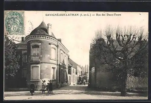 AK Savigné-sur-Lathan, Rue des Deux-Tours