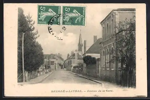 AK Savigné-sur-Lathan, Avenue de la Gare