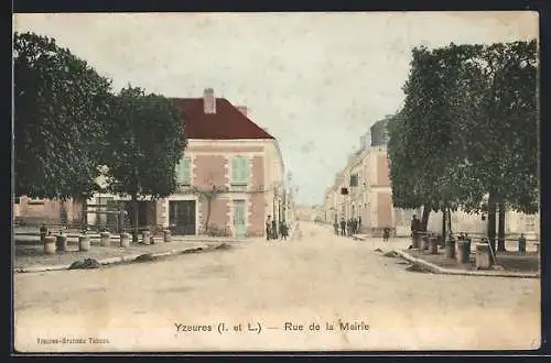 AK Yzeures /I.-et-L., Rue de la Mairie