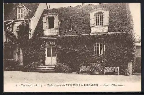 AK Vouvray /I.-et-L., Etablissement Vavasseur & Berdardet, Cour d`Honneur