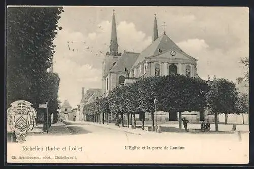 AK Richelieu /I.-et-L., L`Eglise et la porte de Loudun