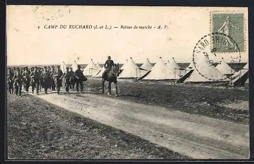 AK Camp du Ruchard /I.-et-L., Retour de marche