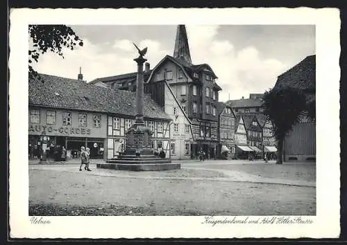 AK Uelzen, Blick zum Kriegerdenkmal und in die  Strasse