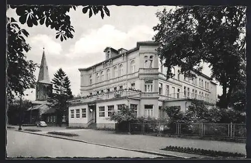 AK Bad Driburg, Heim der Westf. Frauenhilfe mit Kirche