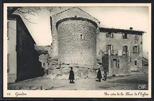 AK Gourdon, un coin de la place de l'Église