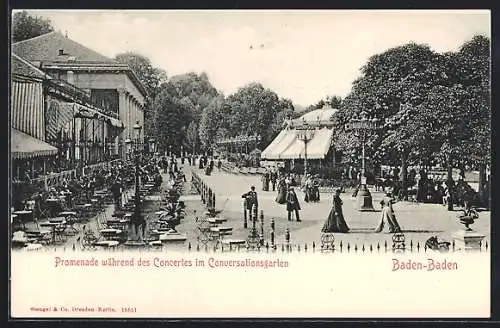 AK Baden-Baden, Promenade während des Konzertes im Conversationsgarten