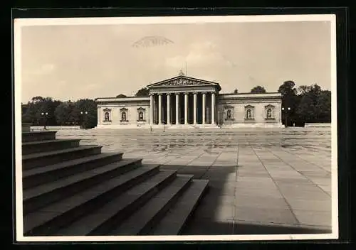 Foto-AK Deutscher Kunstverlag, Nr. 52: München, Der Königliche Platz