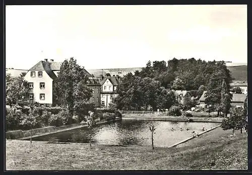 AK Klaffenbach / Sachsen, Ortsansicht mit Freibad