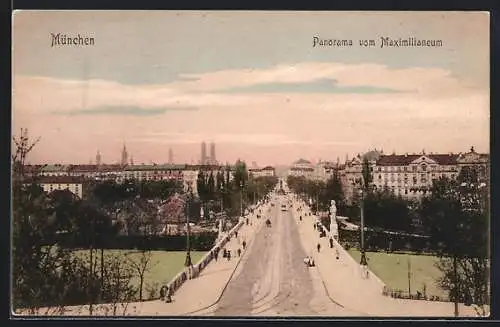 AK München, Panorama mit Strassenpartie vom Maximilianeum gesehen