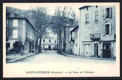 AK Saint-Affrique /Aveyron, La Gare et l`Avenue