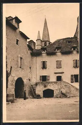 AK Saint-Come /Aveyron, Vieilles maisons et clocher en vrille