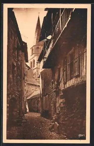 AK Saint-Còme /Aveyron, Une ruelle dans le vieux bourg