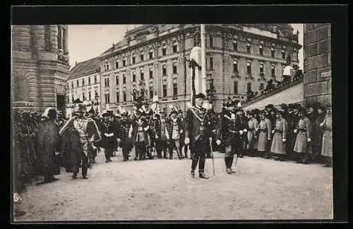 AK Die Krönung König Karl`s IV., Reichstag und Magnatenhaus Mitglieder im Krönungszuge