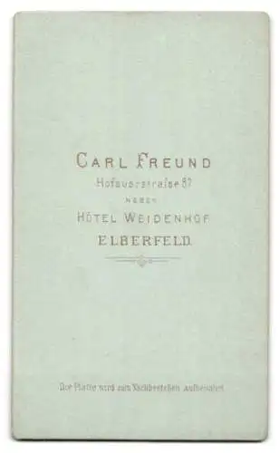 Fotografie Carl Freund, Elberfeld, Hofauerstrasse 87, Porträt einer jungen Frau im Profil.