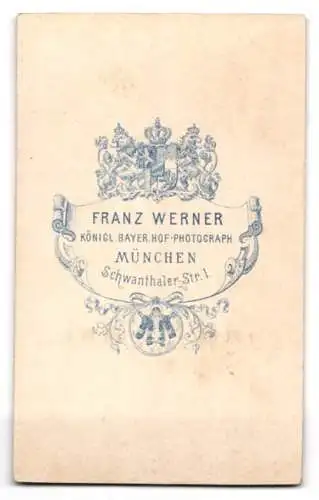 Fotografie Franz Werner, München, Schwanthaler-Strasse 1, Porträt einer Dame in feiner Kleidung