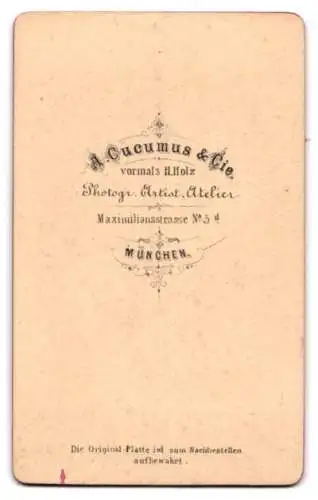 Fotografie A. Cucumus & Cie., München, Maximilianstrasse Nr. 5d, Porträt eines Herrn mit Schnurrbart