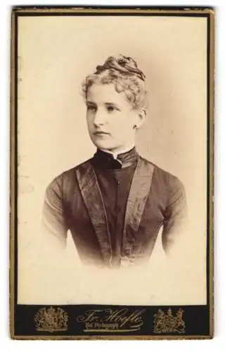 Fotografie Fritz Hoefle, Augsburg, Zeugasse B. 226, Porträt einer jungen Dame