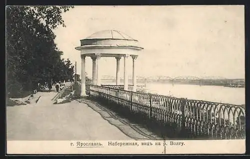 AK Jaroslawl, Uferpromenade mit Pavillon und Blick auf die Wolga