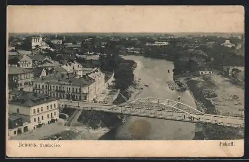 AK Pskow, Blick auf die Stadt und den Fluss mit Brücke