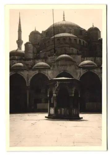 27 Fotografien unbekannter Fotograf, Konstantinopel / Istanbul, Türkei, Stadtansichten mit Strassen, Moscheen u.a.