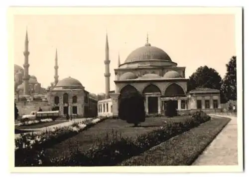 27 Fotografien unbekannter Fotograf, Konstantinopel / Istanbul, Türkei, Stadtansichten mit Strassen, Moscheen u.a.