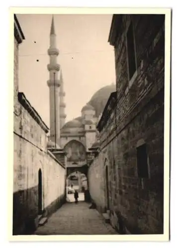 27 Fotografien unbekannter Fotograf, Konstantinopel / Istanbul, Türkei, Stadtansichten mit Strassen, Moscheen u.a.