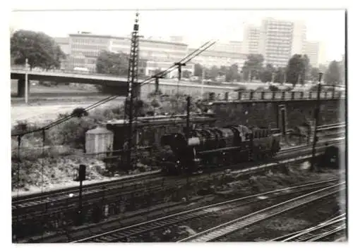 33 Fotografien Ansicht Dresden, Eisenbahn Deutsche Reichsbahn DDR, Bahnhof & verschiedene Lokomotiven, Dampflok u.a.