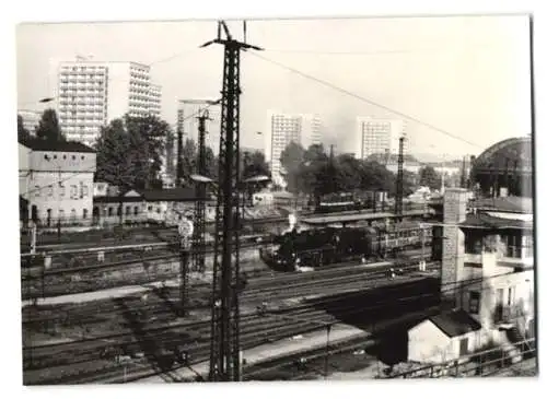 27 Fotografien Ansicht Dresden, Deutsche Reichsbahn DDR, Eisenbahn, Bahnhof, Lokschuppen, Lokomotiven, Dampflok u.a.